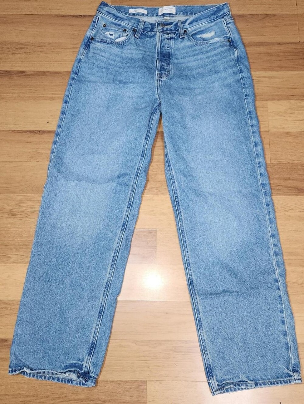Universal Thread Women's Light Blue Mid Rise 90's Baggy Jeans